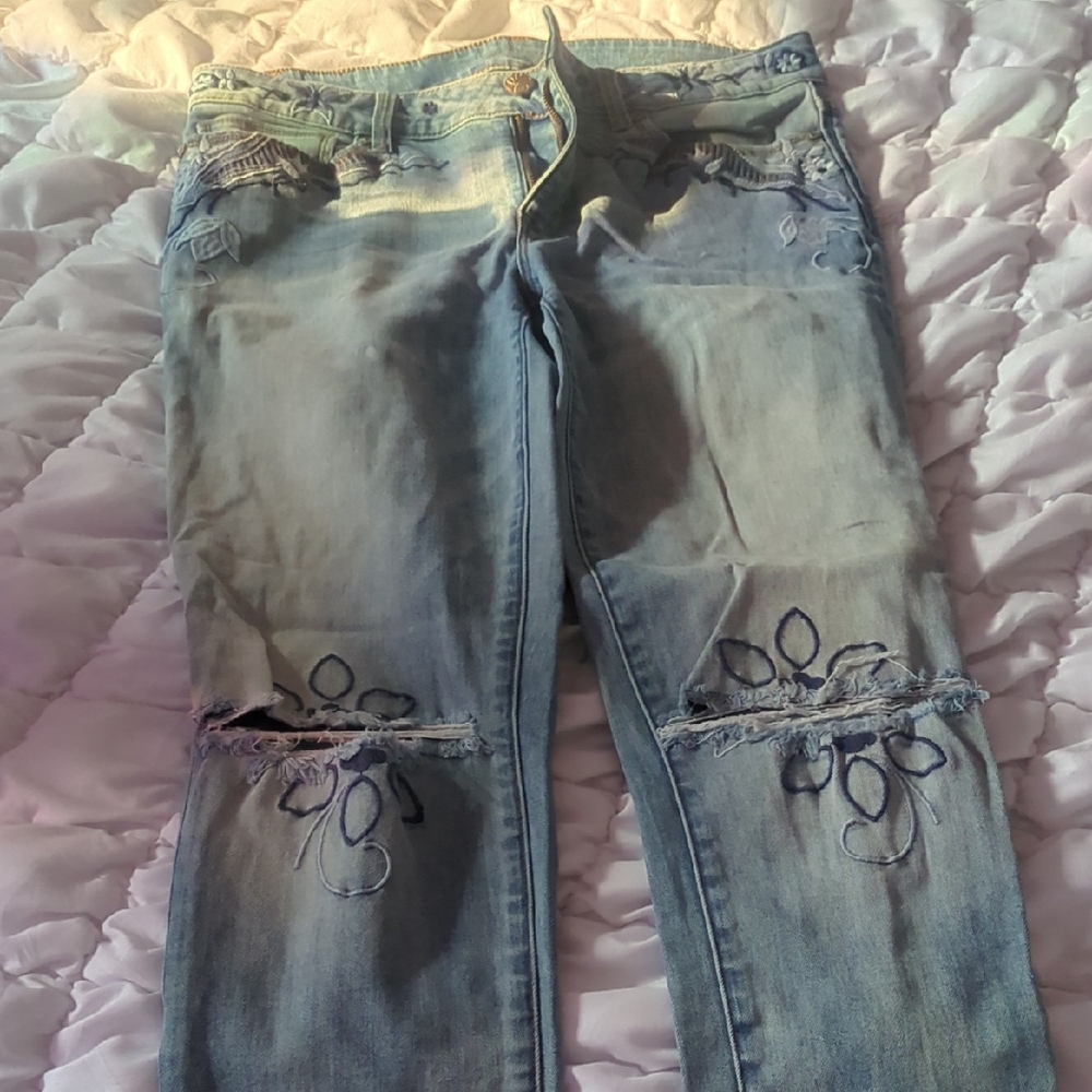 Floral Embroidered Distressed Boyfriend Jeans
